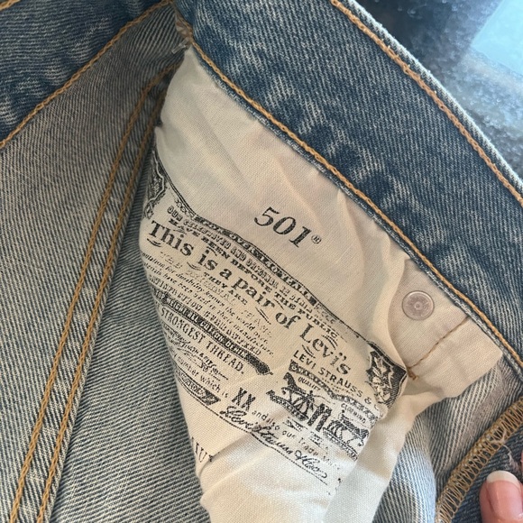 Levi’s 501s Denim Ripped Shorts Size 29 - Picture 4 of 6